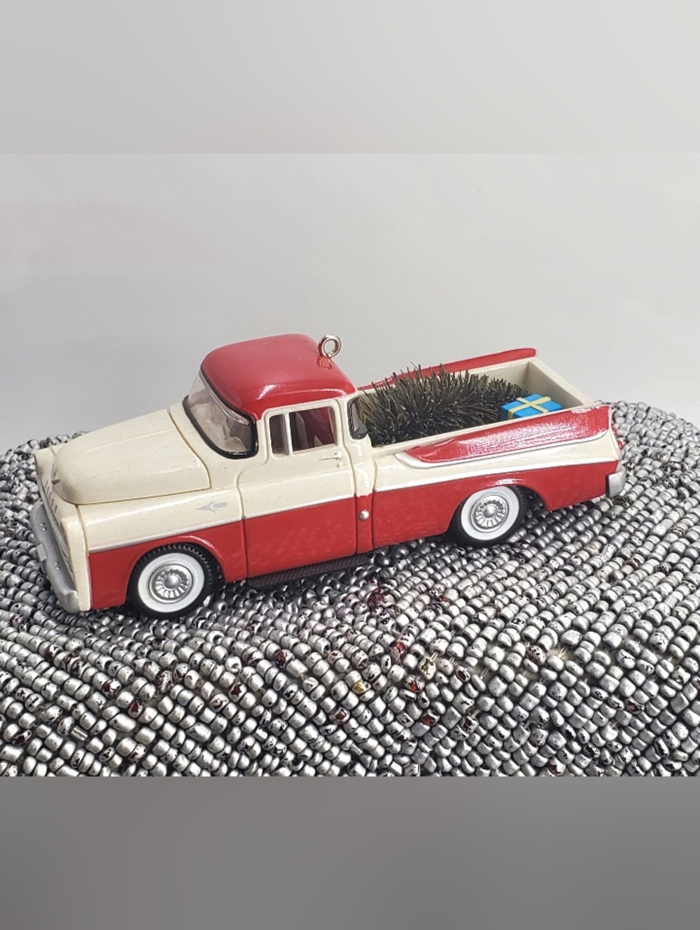 Hallmark 1957 Dodge Sweptside D100 Collector's Series Keepsake Ornament (C39)